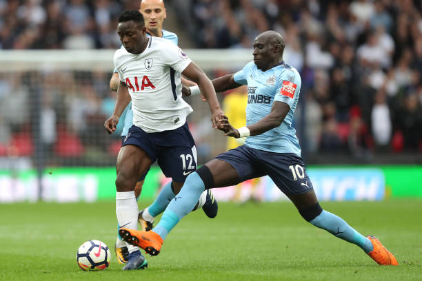 他的尊重和 他的尊重和