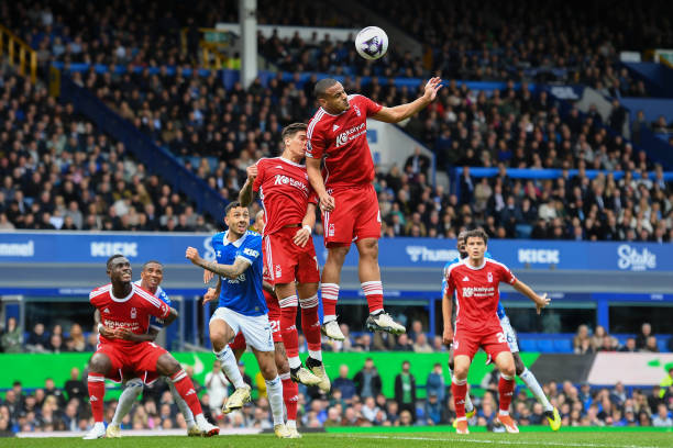 令人生畏的 令人生畏的